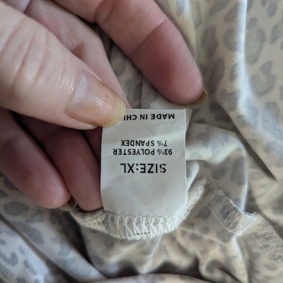 Name your price closet closing - Picture 3 of 3